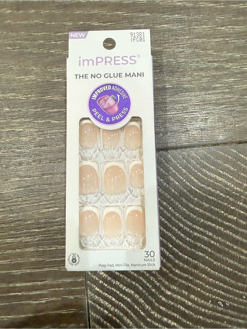NWT Kiss imPRESS Peel & Press Nude Ombre Press-On Nails short Beige Pink